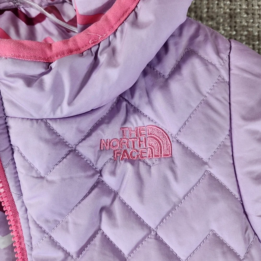 The North Face Reversible Hooded Puffer Jacket Infant 3-6mo Purple Zig-Zag Bears
